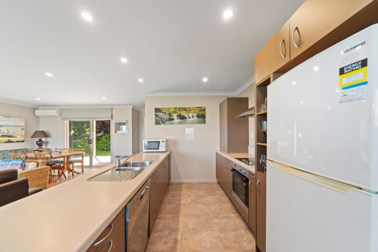 Lakeside Vistas Magic - Rainbow Point Home Lago Lago Taupo Exterior foto